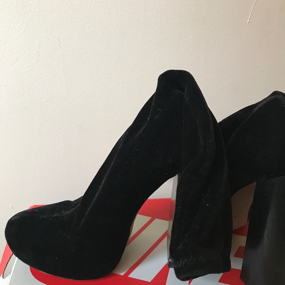 Alexander Wang Alana Velvet Boots - Picture 5 of 8
